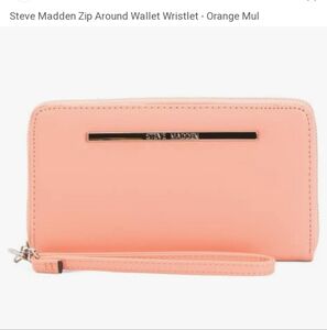 WOMEN'S STEVE MADDEN ZIP AROUND WALLET Peach WRISTLET New With Tags